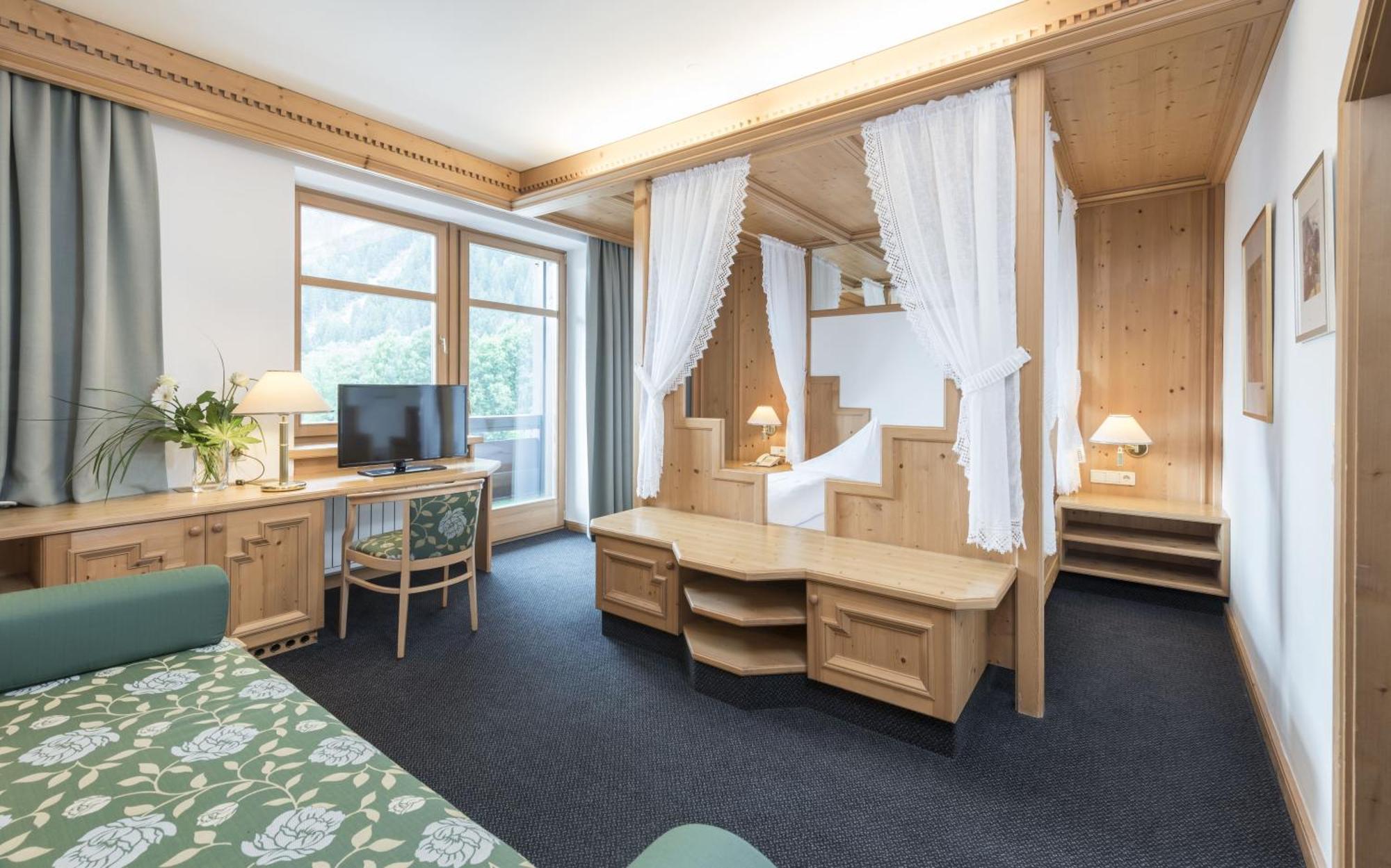 Ferien & Wellnesshotel Windschar Brunico Exterior photo